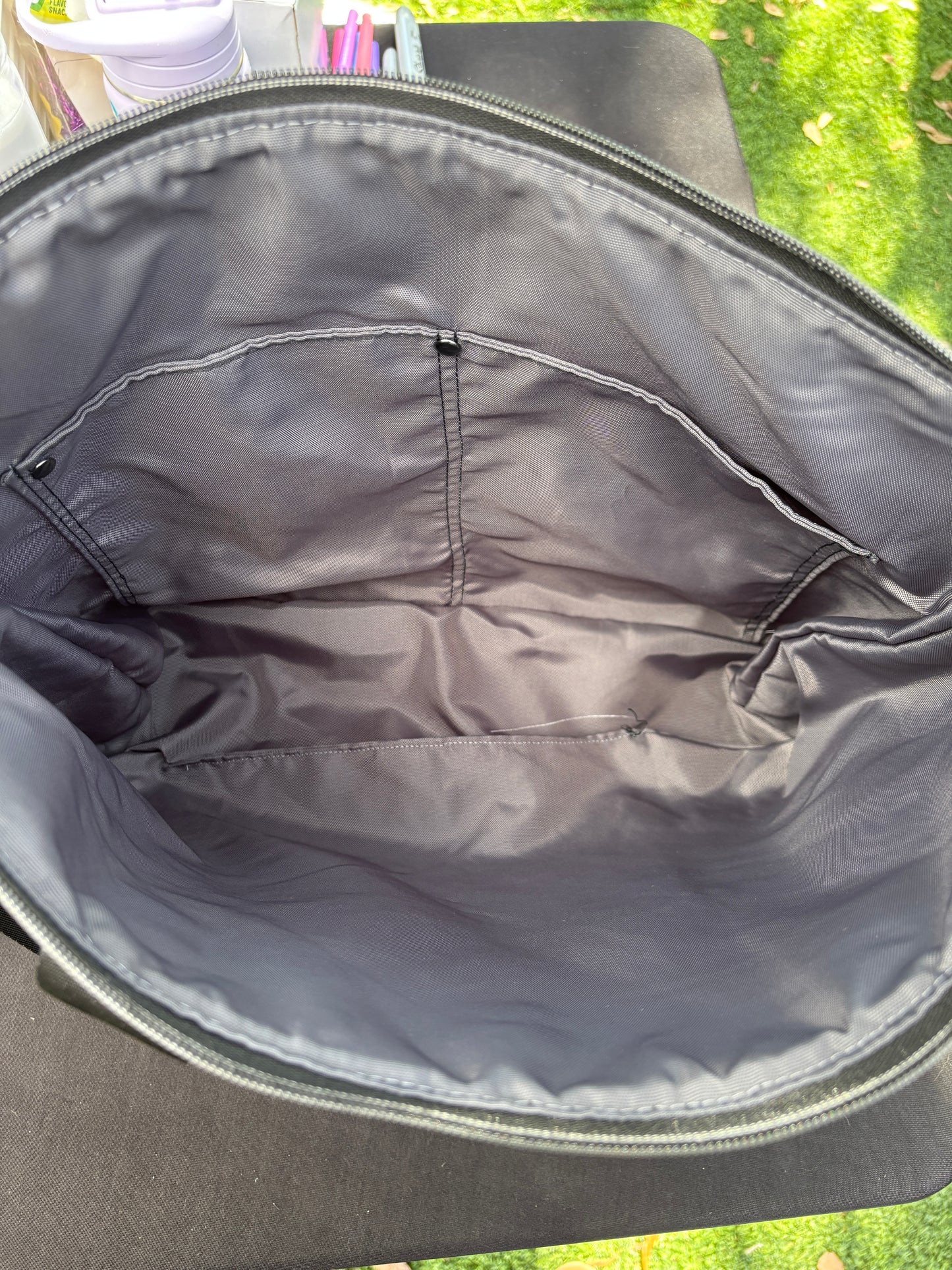 Zippered tote