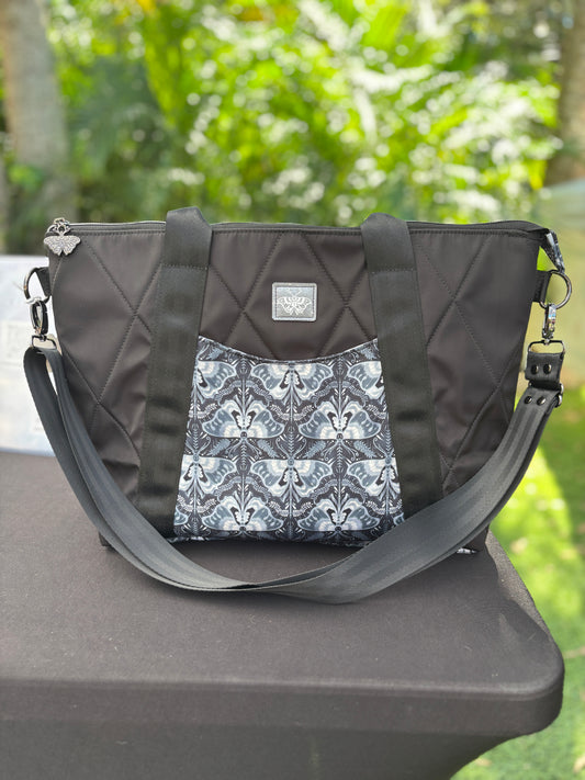 Zippered tote